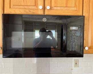 GE microwave oven - 2019