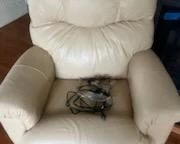 Lancer rocker/recliner is  a pretty cream leather - take a seat! Electric operation. 