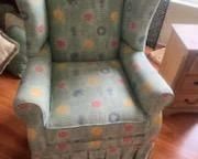 Very pretty arm chair