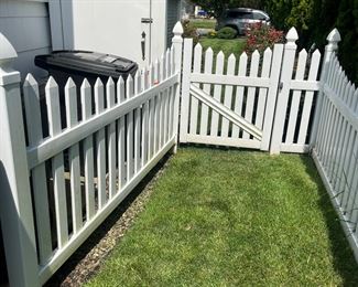 Vinyl fencing & gates