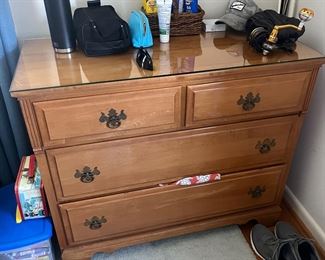 Sturdy dresser