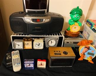 Cd Stereo / Vintage Clocks
