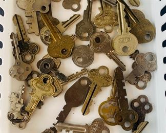 Misc. Vintage Keys