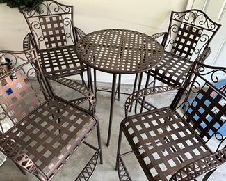 outdoor patio table and 4 chairs