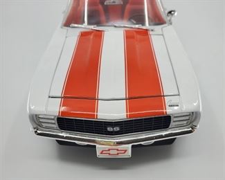 Lot 003-MT: 1969 Chevy Camaro SS “Official Pace Car” Die-cast

Features:
•	#203020

Manufacturer: ERTL
Mfg. Year: N/A
Scale: 1:18
Country of Origin: China
Color: White
Material: Diecast Metal with some plastic parts
Condition: Good Pre-owned; No box.

