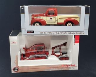 Lot 019-MT: International Harvest Die-cast Duo 

Features:
•	SpecCast IHC Plymouth “Farmall” Truck, #ZJD 1858
•	SpecCast IHC “The Agile Giant” TD-24 Diesel Crawler, #ZJD 1575
