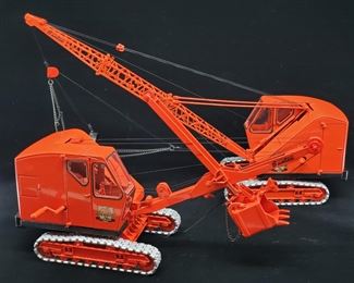 Lot 029-MT: Duo of Die-cast Bantam Excavators

Features:
•	Diecast Bantam C-35 Dragline
•	Diecast Bantam C-35 Shovel
