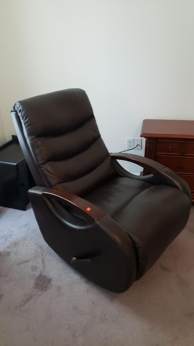 Lake Lanier Estate Sale in Landrum, SC starts on 7/28/2023