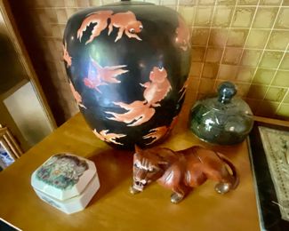 Tabletop accessories