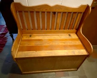 Bench seat/lid seat opens