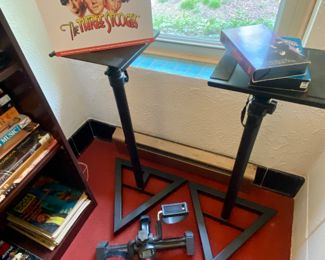 Speaker stands 