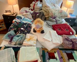 Drapery panels, sheet sets, pillowcases, quilts, comforter, bedspread