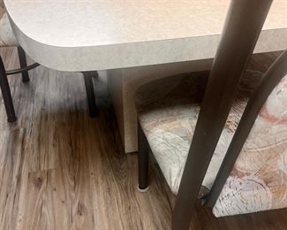 contemporary ding set 