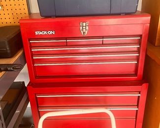 Stack on tool chests 