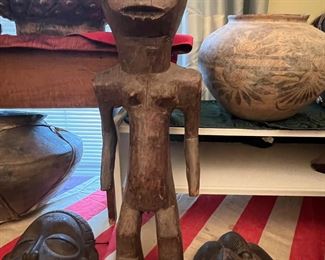 Superb African statue