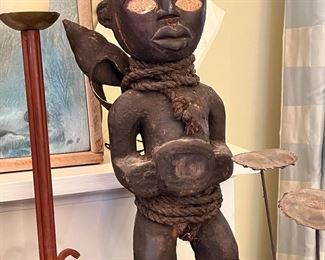 Superb African statue