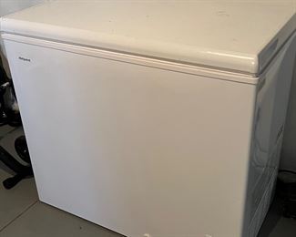 CHEST FREEZER
