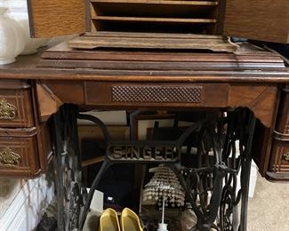 Singer sewing machine 