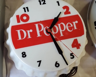 Vintage DrPepper Bottle Cap Clock