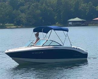 01 2012 Chaparral 18 H2O Sport Mercruiser 3.0L Under 80 Hours One Owner