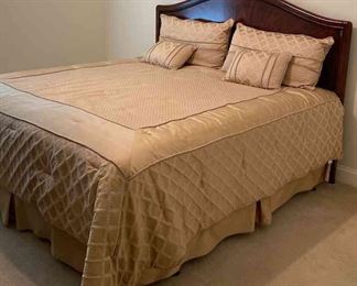 King Bed with Bedding 