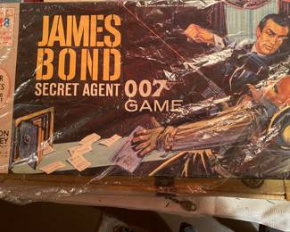 Vintage NRFB James Bond 007 Secret Agent Game