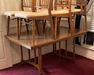 BEAUTIFUL MID-CENTURY BY HOLMAN MANUFACTURING DINING TABLE AND CHAIRS ABSOLUTELY AWESOME. WE HAVE LOTS MORE MID-CENTURY BY HOLMAN.