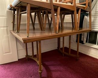 BEAUTIFUL MID-CENTURY BY HOLMAN MANUFACTURING DINING TABLE AND CHAIRS ABSOLUTELY AWESOME. WE HAVE LOTS MORE MID-CENTURY BY HOLMAN.