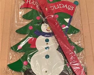 VINTAGE CHRISTMAS YARD SIGN STILL IN THE BOX.
