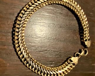 HEAVY 14K YELLOW GOLD BRACELET.