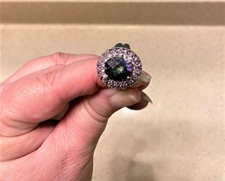 BEAUTIFUL ANTIQUE STERLING SILVER RING.