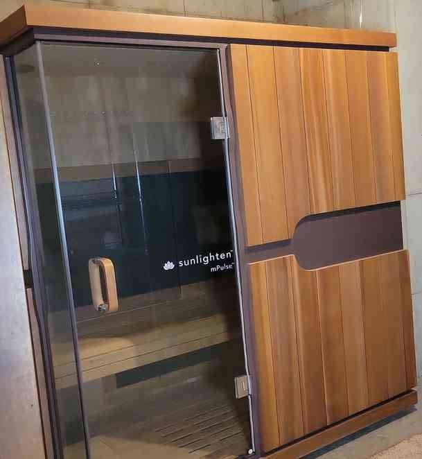  01 Sunlighten M Pulse Sauna