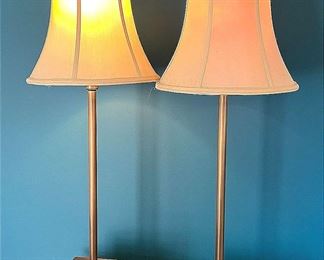 2 Pineapple Table Lamps W Stained Glass Lightbulbs