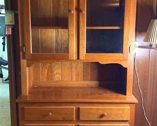 Amish Made Dining Room Hutch