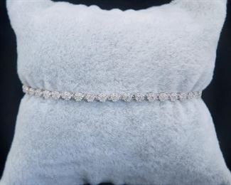 1 Carat Diamond Round Brilliant Cluster Link Tennis Bracelet in White Gold