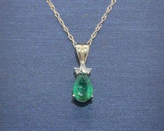 Emerald Pear-Shaped Solitaire & Diamond Cluster Petite Drop Pendant Necklace in Yellow Gold