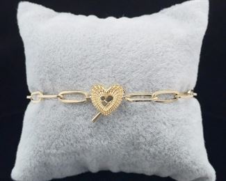 Toggle Clasp Heart Openwork Spiderweb Paperclip Link Bracelet in Yellow Gold