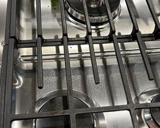 Kitchen Aid - 5 burner Gas Cooktop with Downdraft Vent - only 6 months old.