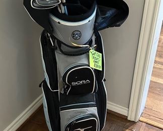 Ladies Golf Club set, like new!
