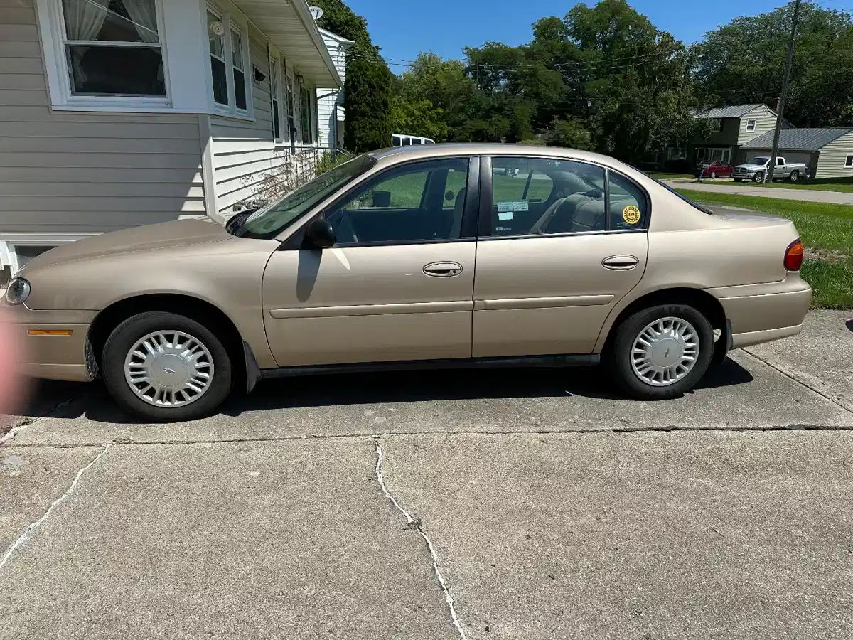 2001 Chevy Malibu 40,000 miles, 1 owner
CASH ONLY