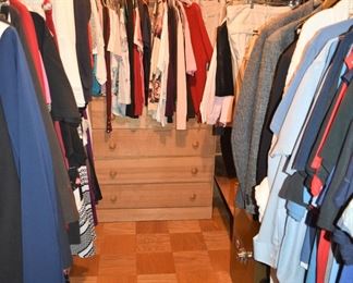 Start Primary Bedroom/Linen Room Photos