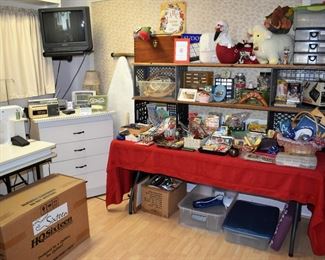 UPSTAIRS-Quilting/Sewing Room Overview