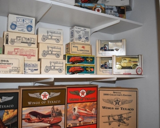 Begin BRITTAIN SOLDIERS, METAL CAR OFFICE Close up photos