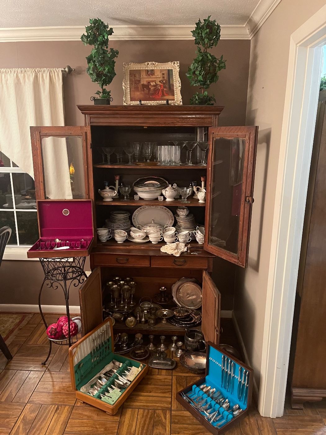 Peter’s Pottery, Antiques, Awesome Decor,... starts on 9/1/2023