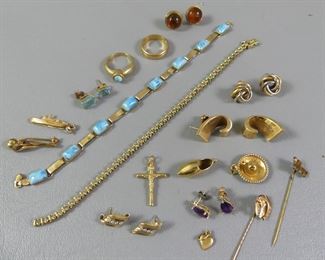 Many lots gold jewelry