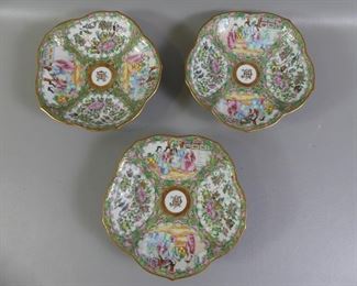 Many fine lots of Chinese Rose Medallion - 3 compotes