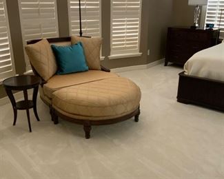 Another view of the oversize chair and Ardaman.