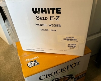 White Sew eZ and Classic Crock Pot