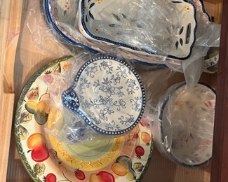 Porcelain serving plates