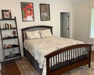Broyhill queen bed